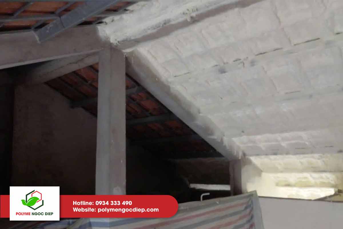 Cách nhiệt, chống thấm dột, chống tốc mái ngói cho nhà anh Tuấn - Hà Tĩnh 3