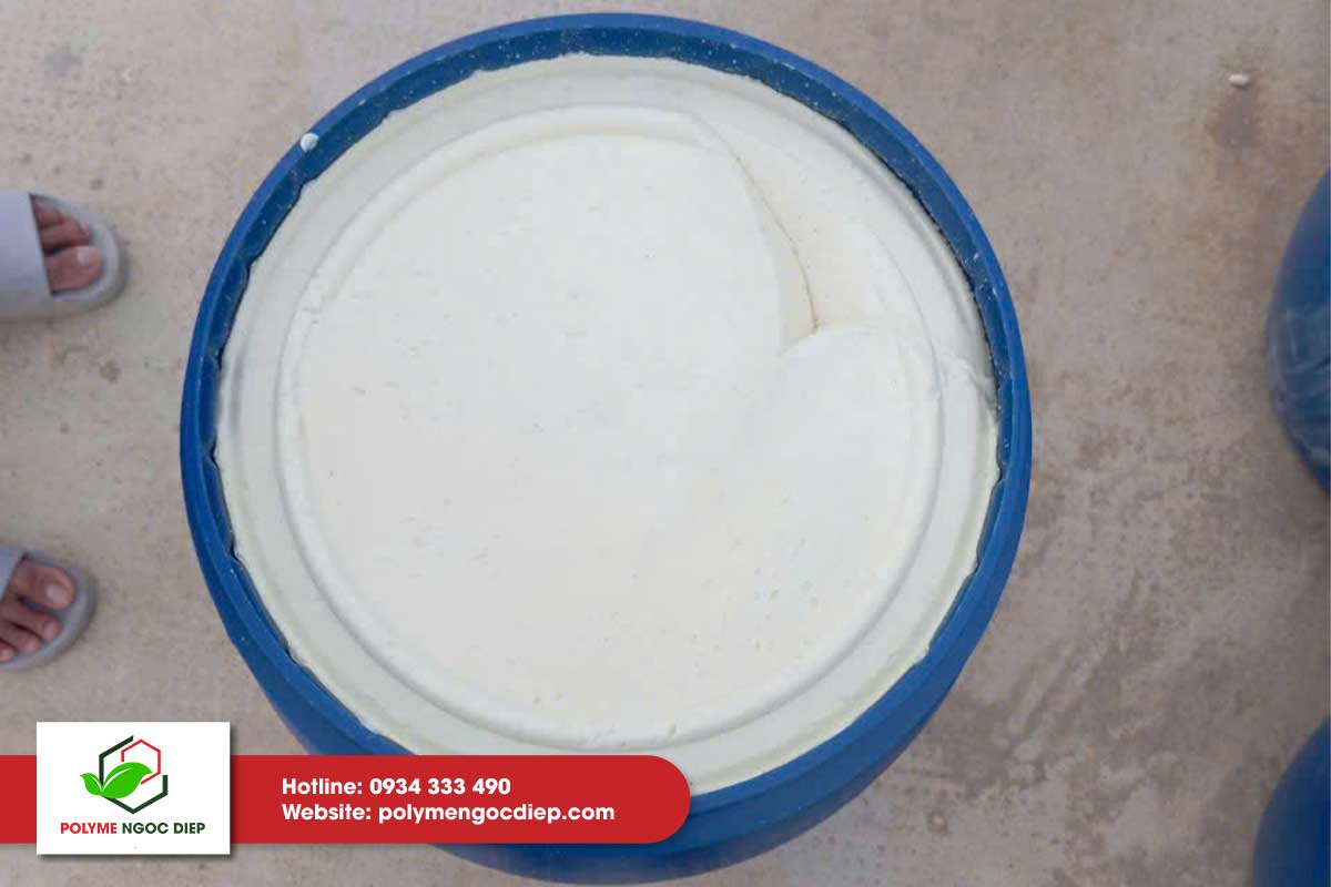 Thi công bơm PU Foam phuy nhựa HDPE tại Hà Tĩnh 6
