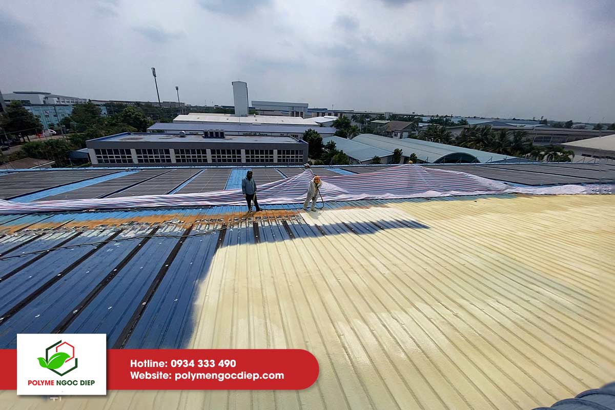 Thi công PU Foam chống thấm cách nhiệt mái tôn nhà xưởng tại Tây Ninh 6