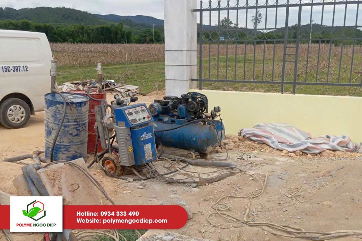 Thi công bơm PU Foam phuy nhựa HDPE tại Hà Tĩnh 2