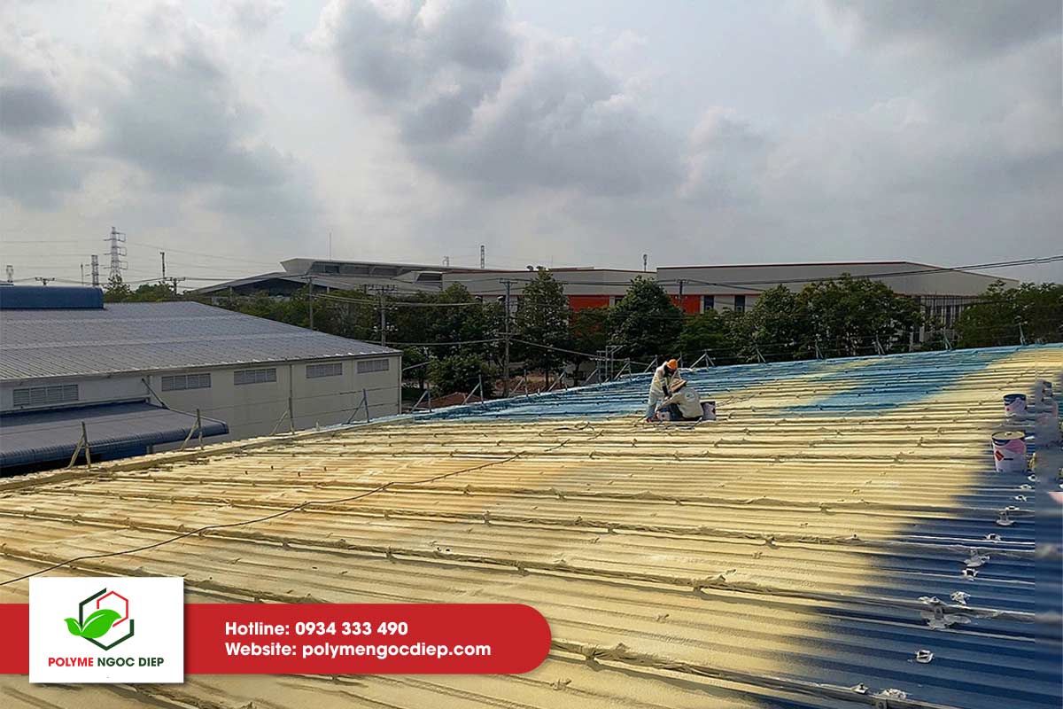 Thi công PU Foam chống thấm cách nhiệt mái tôn nhà xưởng tại Tây Ninh 12