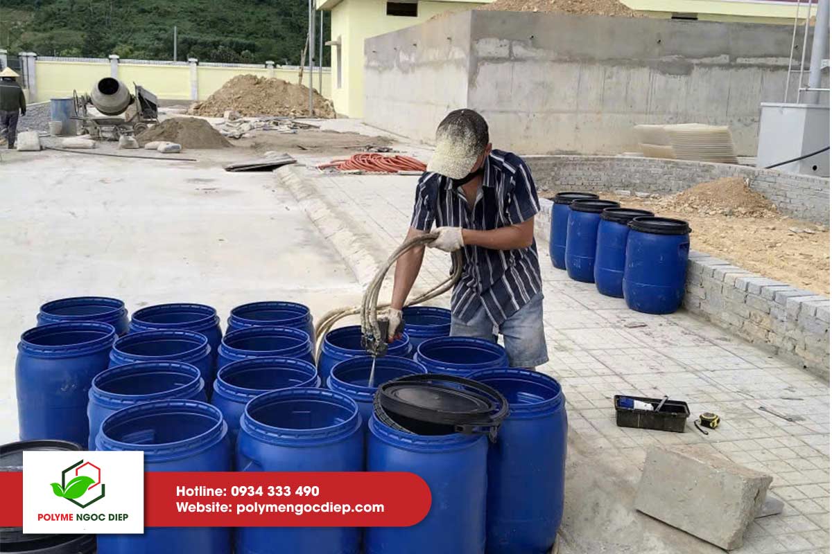 Thi công bơm PU Foam phuy nhựa HDPE tại Hà Tĩnh