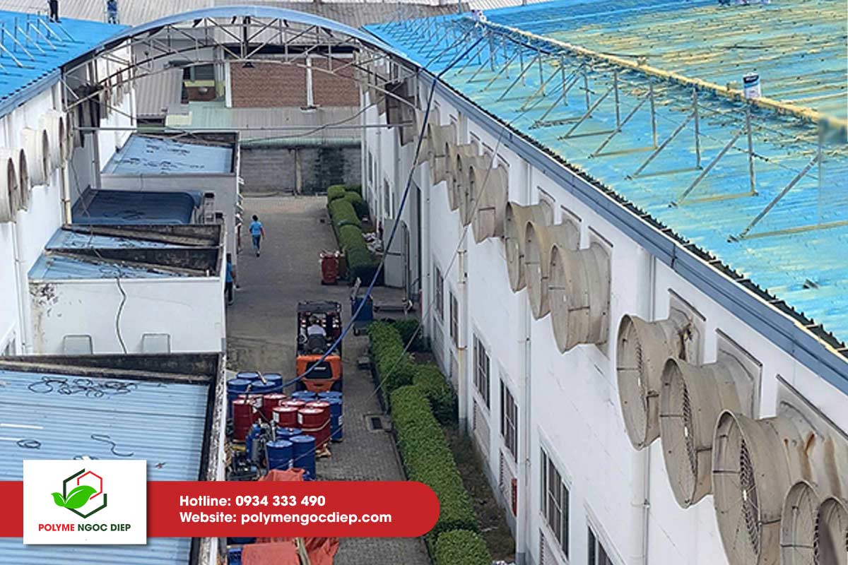 Thi công PU Foam chống thấm cách nhiệt mái tôn nhà xưởng tại Tây Ninh 3