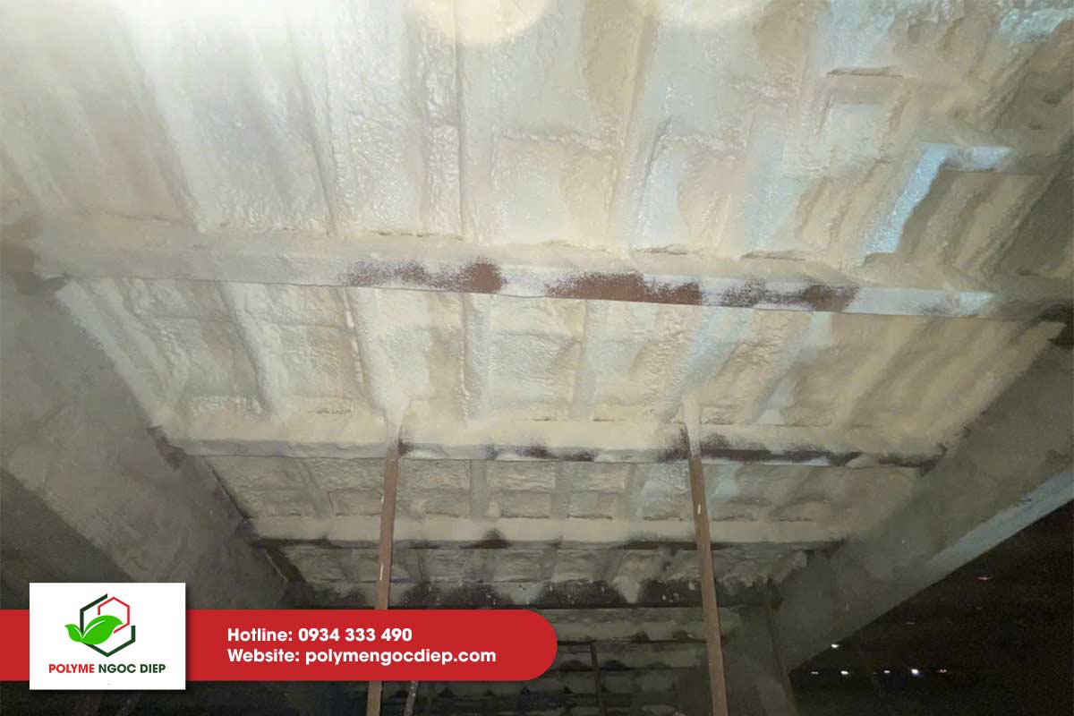 Thi công chống thấm dột, cách nhiệt mái ngói Giáo xứ Mỹ Lộc – Hà Tĩnh 3